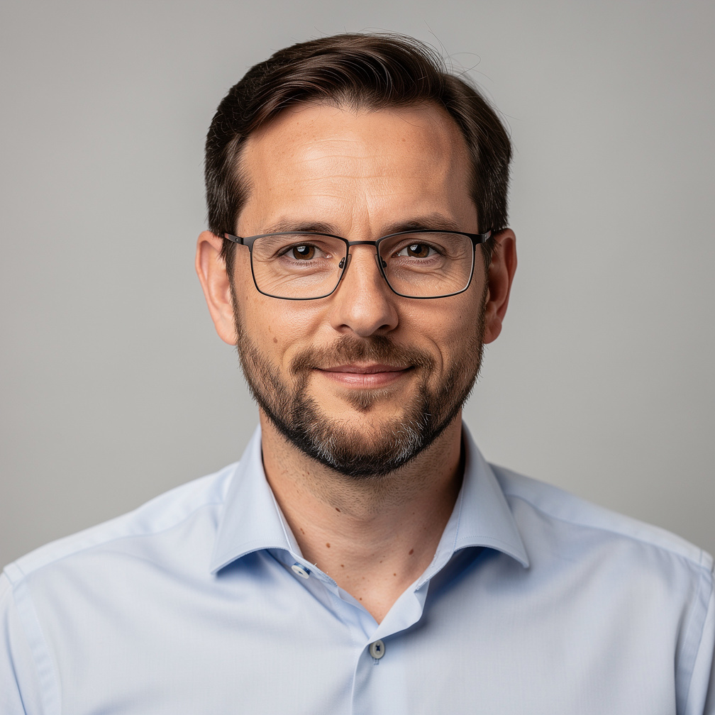 Portrait of a Belgian man with glasses and beard